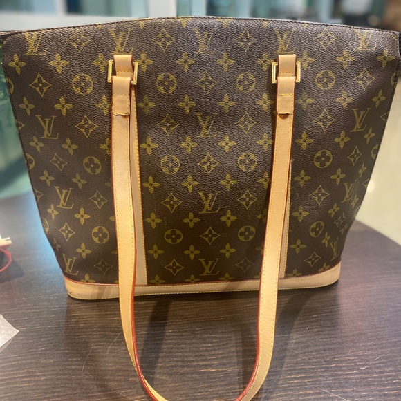 Louis Vuitton purse - Picture 3 of 3